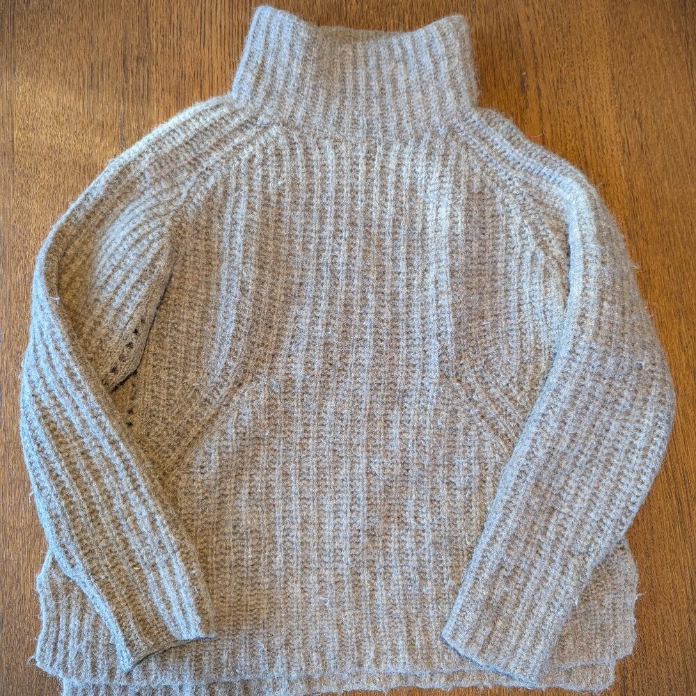 Four objects alpaca sweater size 1